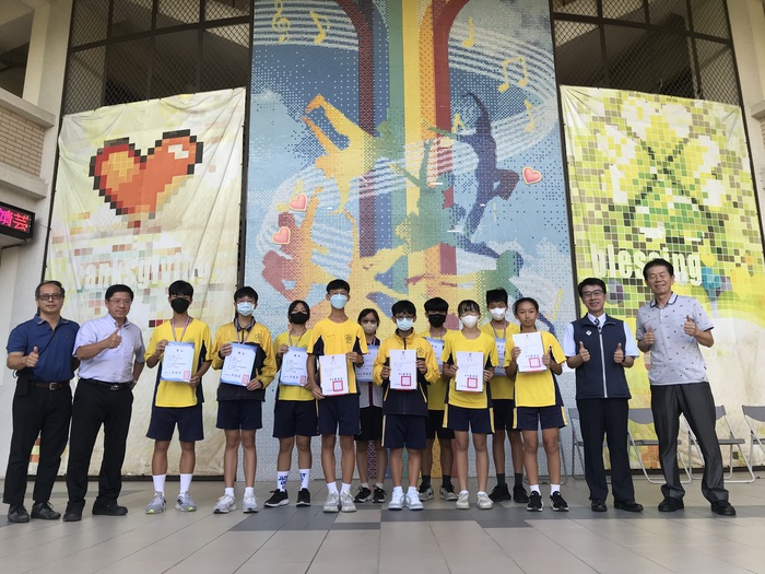 飛盤社學生參加「 113年臺中市主委盃個人飛盤錦標賽合照